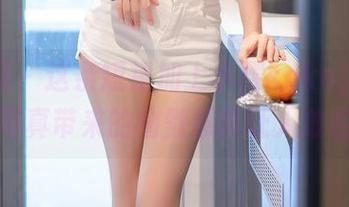 秀人网 - 这条短裙加上小樱koko，全免费写真带来的幽默感真让人放松。
