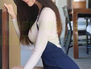秀人网 - 李丽莎的高跟鞋，似乎在私房的角落吐露不为人知的空间感触？