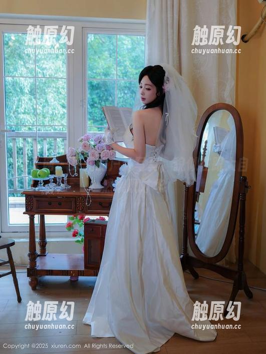 秀人网 - 果儿的户外写真，貌似在跟大自然展现才华