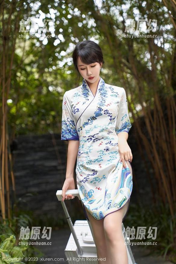 秀人网 - 糯美子Mini和服美图上线，众人都在惊呼：你这个脑袋里都在想吃的？资源当然不止美味啦！