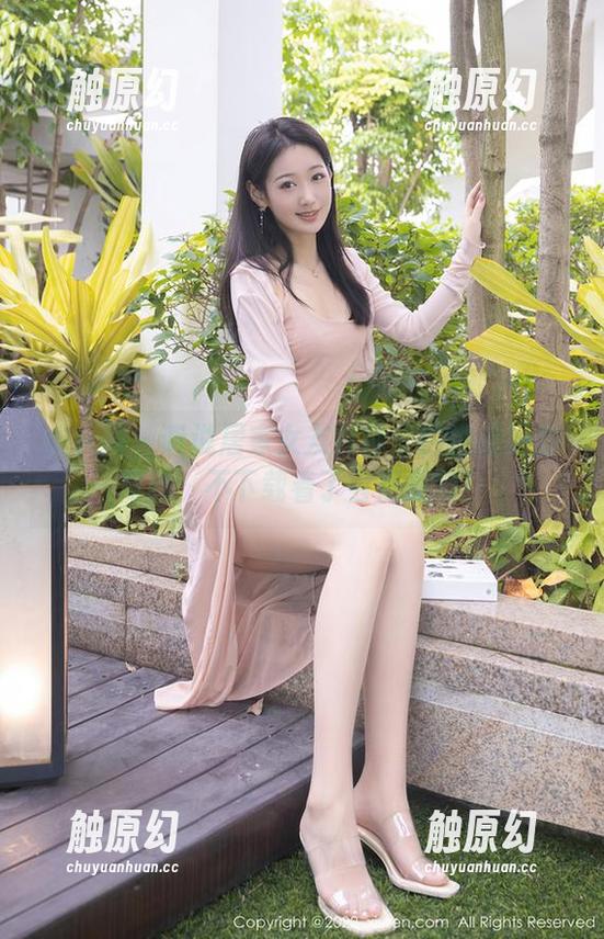 秀人网 - 听说居家女友韩静安的性感厨娘写真，不下载看了会后悔哦！