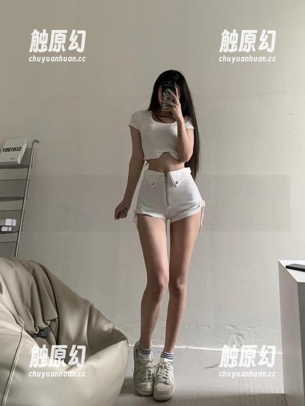 微密圈 - 想不到粉色的猪陈佩奇能把私房和女王结合得如此和谐！