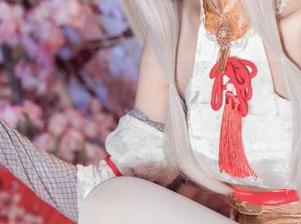 我的心思在艾西Aiwest的私房图集中流淌，女友们的身影绵延不绝。