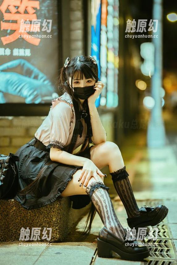 新的学妹cos更新，落落Raku总是让我流连忘返啊！