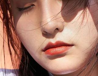 蜜桃社 - Suki与她的修女套图：严谨之下藏着几点调皮