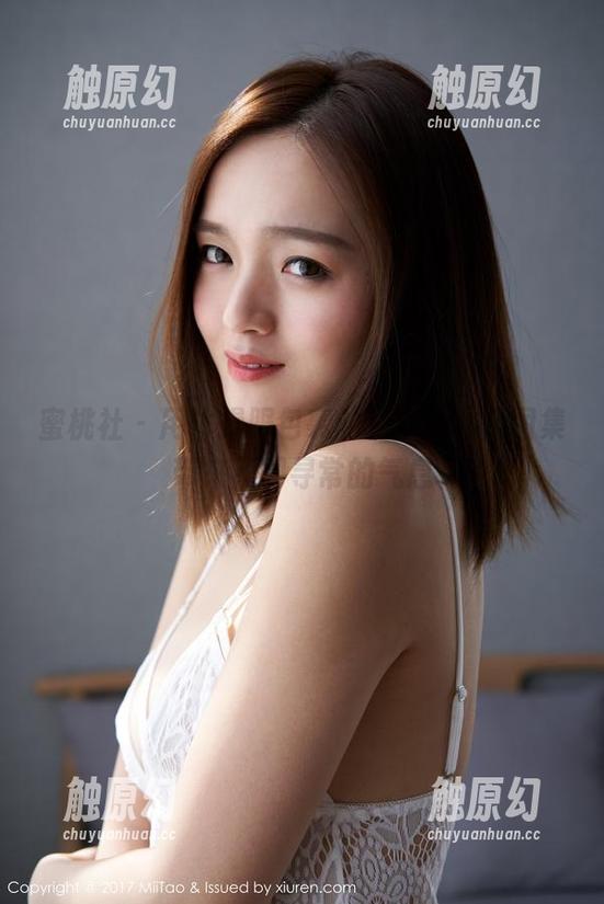 蜜桃社 - 用体操服包裹的初月，私房图集带来不同寻常的气息