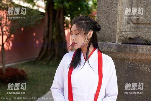 蜜桃社-露西Lucy 蜜桃社 - 下载露西Lucy的校园图集,让你也能体验一下在草坪上摔跤的快乐!