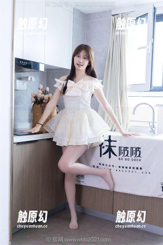 袜啵啵 - 稍等，雪糕在线！肉丝的美图带着脚尖微加固的一丝可爱。