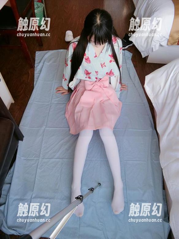 写真图册终于非主流：西尔酱的瑜伽动作，我本来想模仿的，但又怕摔下去！