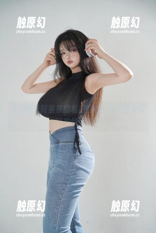 欢迎翻开阿寨寨的私拍图包，秘书也是可以很慵懒的！