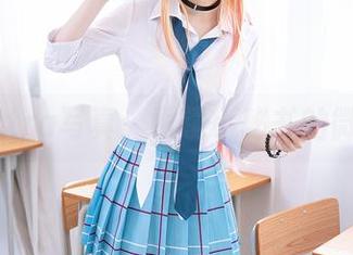 雪晴Astra写真：眼镜小秘书的微妙画面