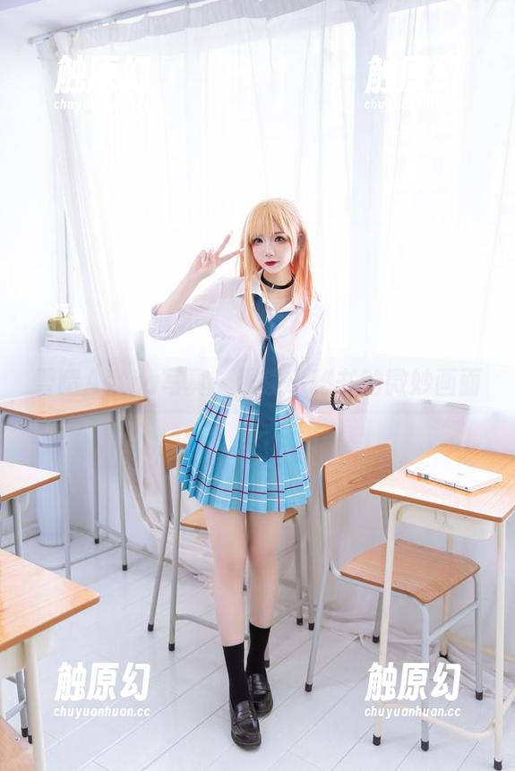 雪晴Astra 雪晴Astra写真:眼镜小秘书的微妙画面
