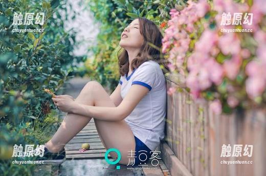 青豆客-莫晓茜sunny 青豆客 - 莫晓茜sunny的毛衣,你也想穿吗?快来图库里瞧瞧吧