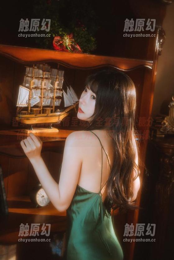 香草喵露露倾情呈现：全套写真、糖分三倍的杨枝甘露，意外打吧了个鲜到爆！