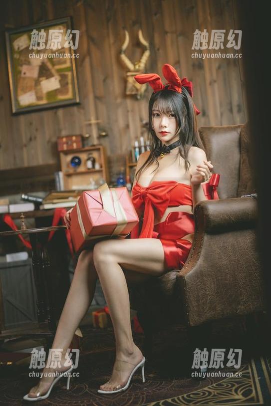 抛开标签，香草喵露露的美足写真在无圣光中绽放