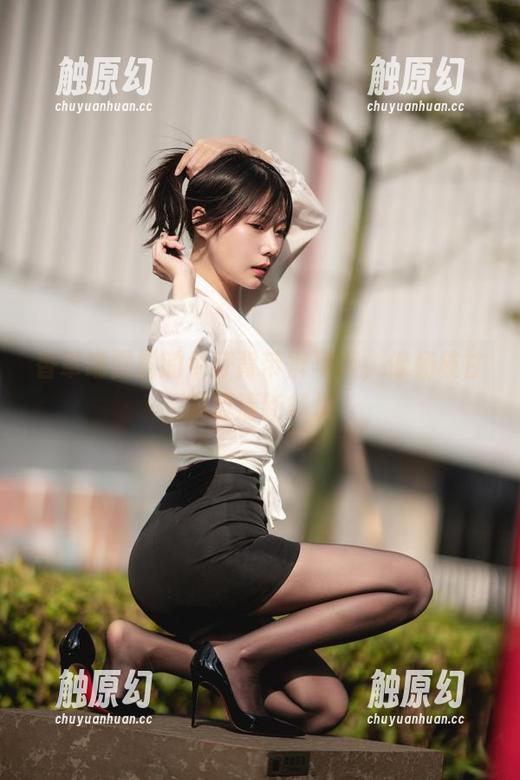 香草喵露露的牛仔背带裤写真，像杨枝甘露般清新畅快