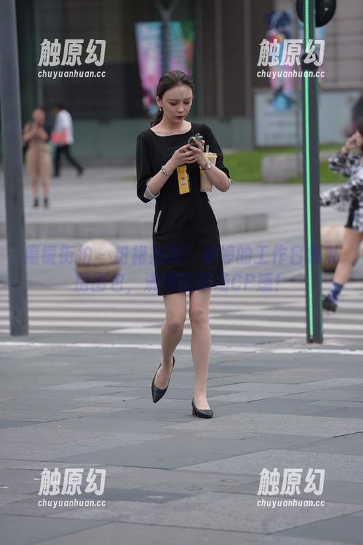 魔镜街拍 - 粉裙加持！婷婷的工作日常私房图包，满满的职场CP感！