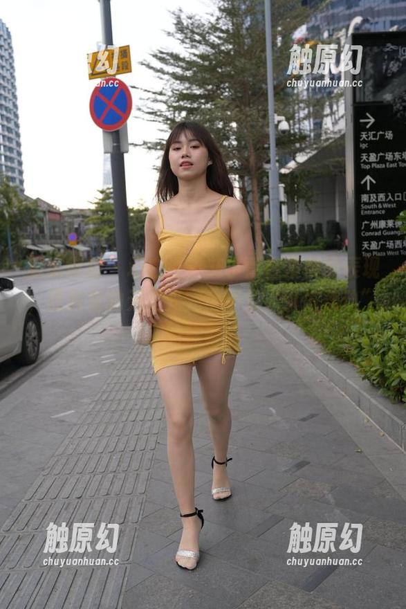 魔镜街拍 - 坦白说，艾小青在漫展的表现，图包里的无圣光完全不负“引发轰动”的称号！